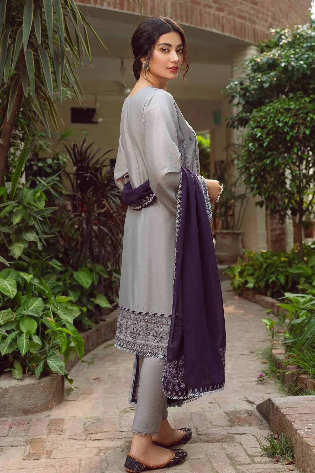 Linen 3PC Embroidered Shirt with Chiffon Embroidered Dupatta -578