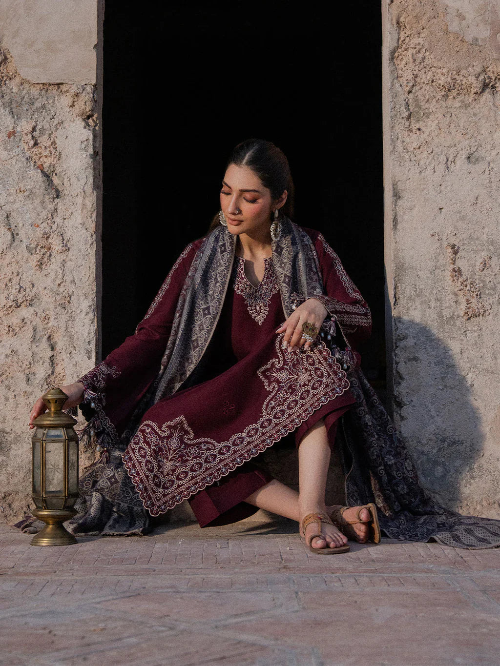 Izel– 3pc Dhanak Embroidered Shirt with Twill Printed Shawl and Trouser – 258