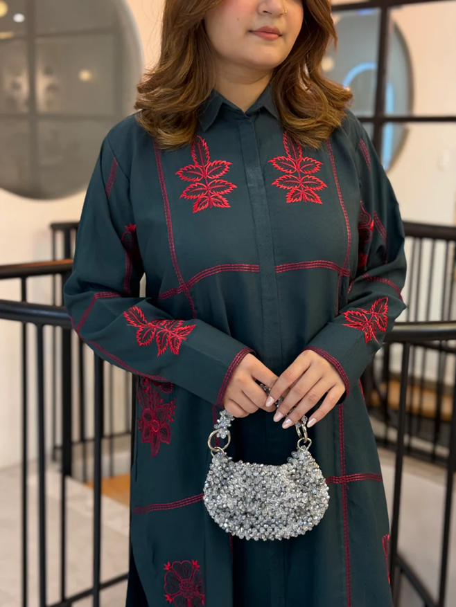 Aira Embroidered 2Pc